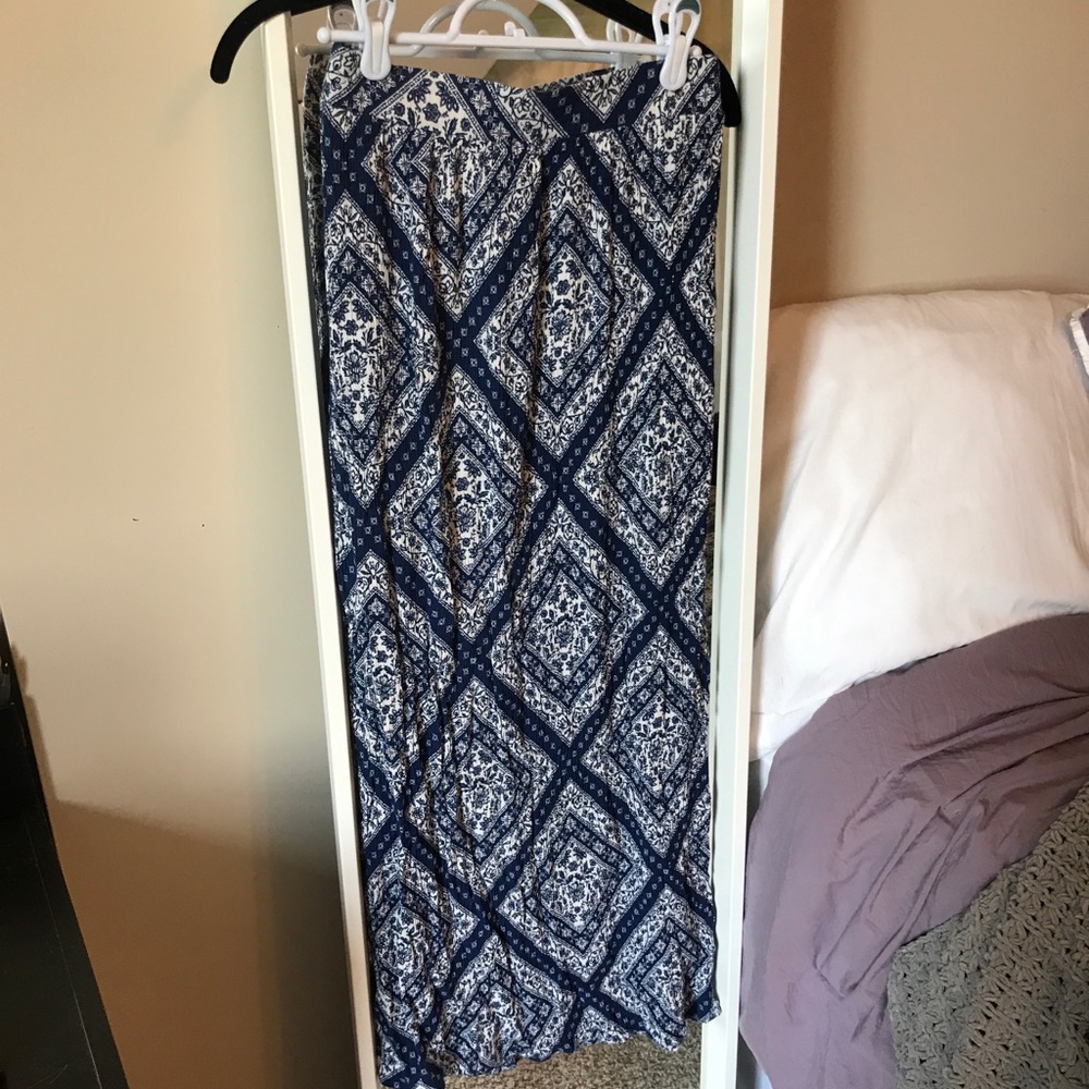 Patterned maxi skirt